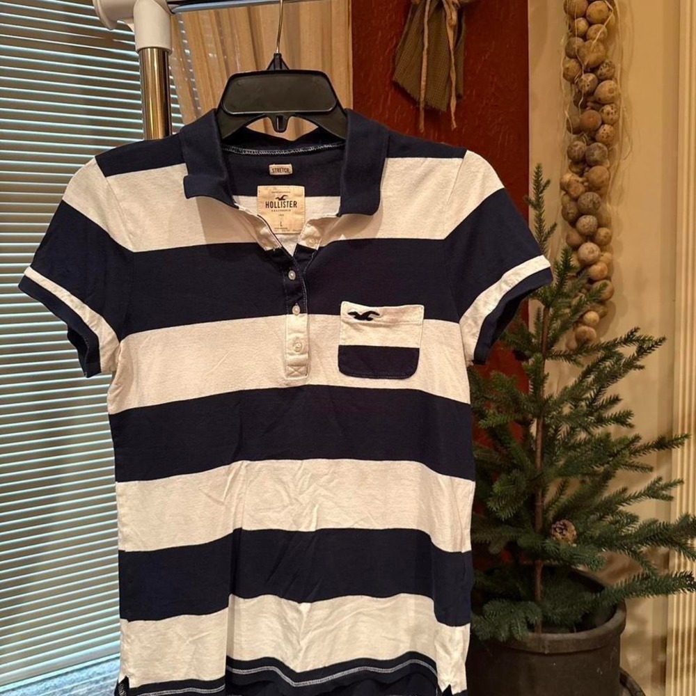 2000s Preppy Hollister Shirt.